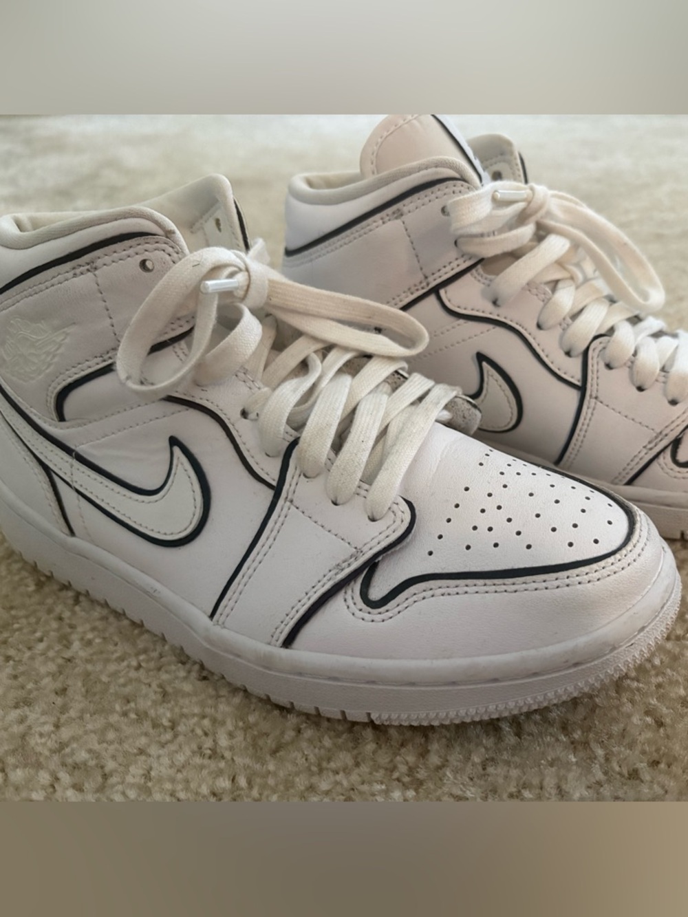 Jordan 1 Mid Iridescent Reflective White (Women's) Size US 7.5